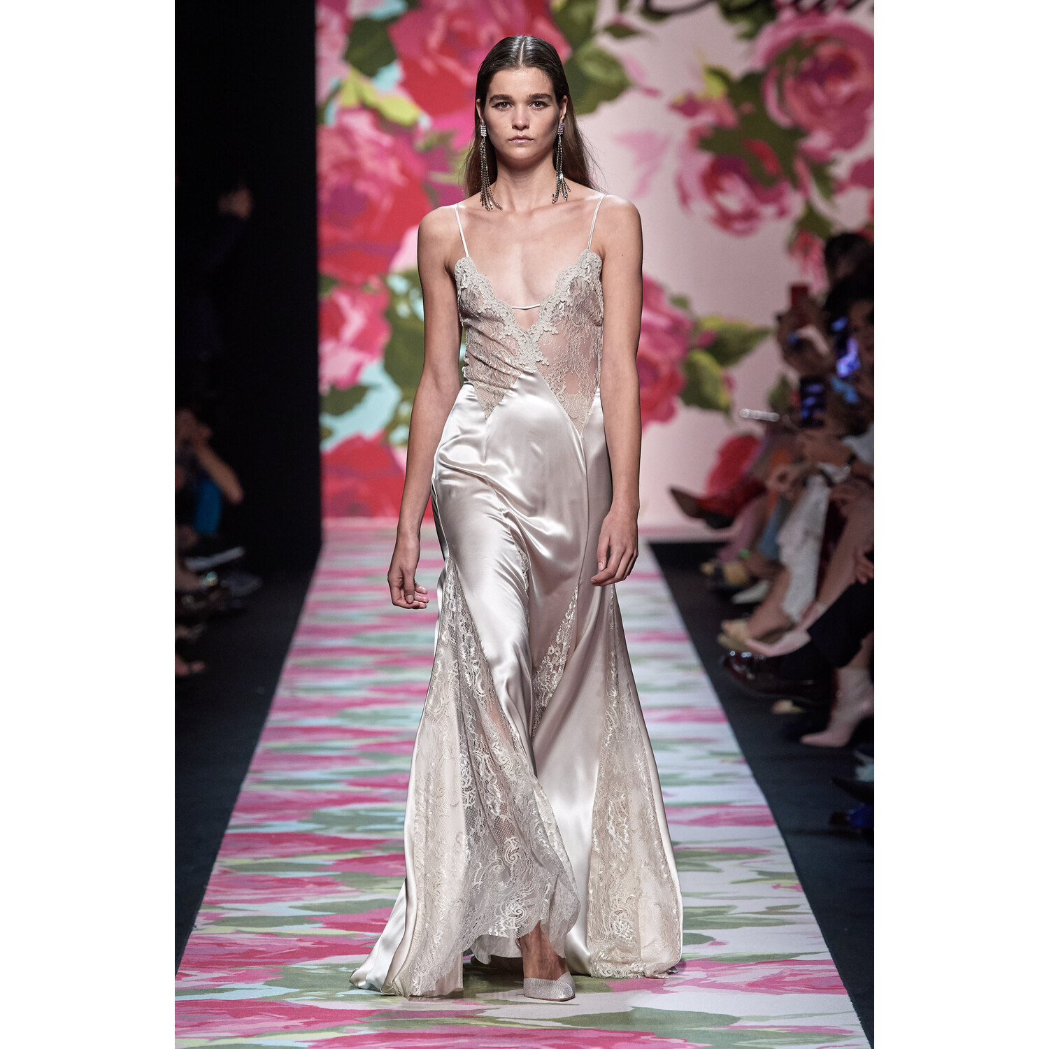 Фото Blumarine Spring 2020 / Blumarine весна-лето 2020 / Неделя моды: Милан